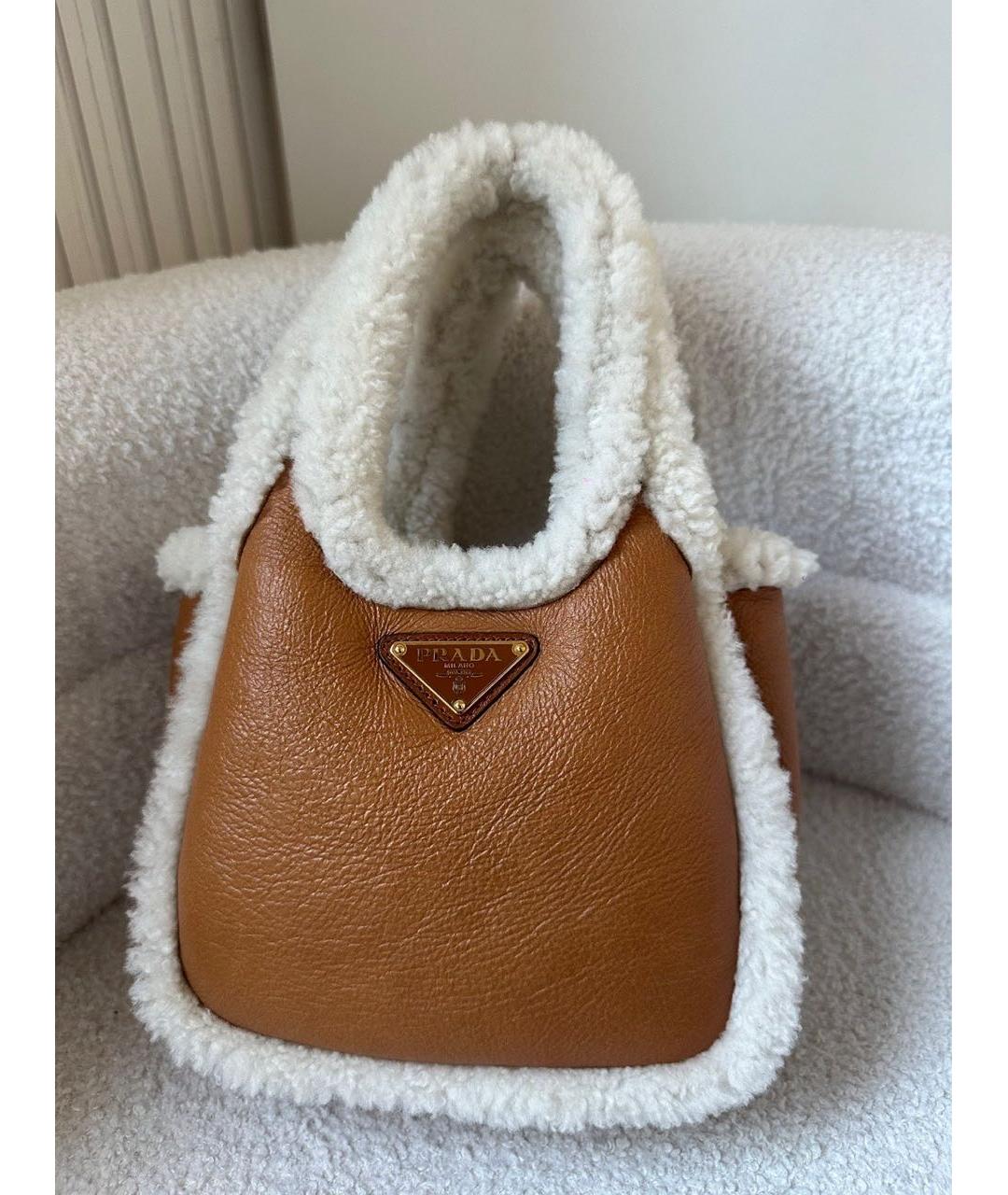 PRADA Коричневая кожаная сумка с короткими ручками, фото 2