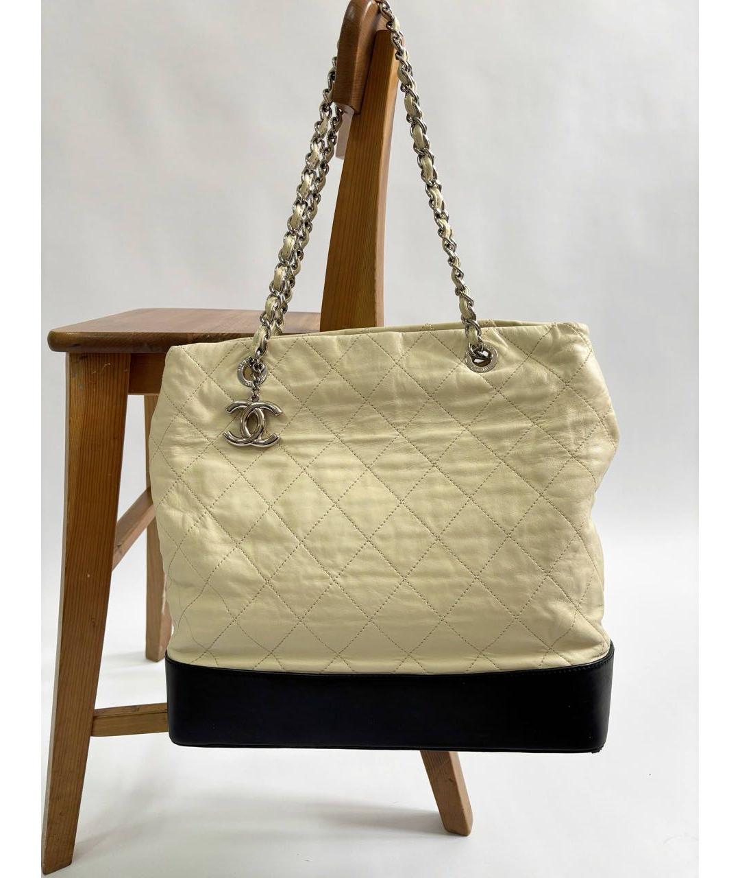 CHANEL Бежевая кожаная сумка через плечо, фото 4