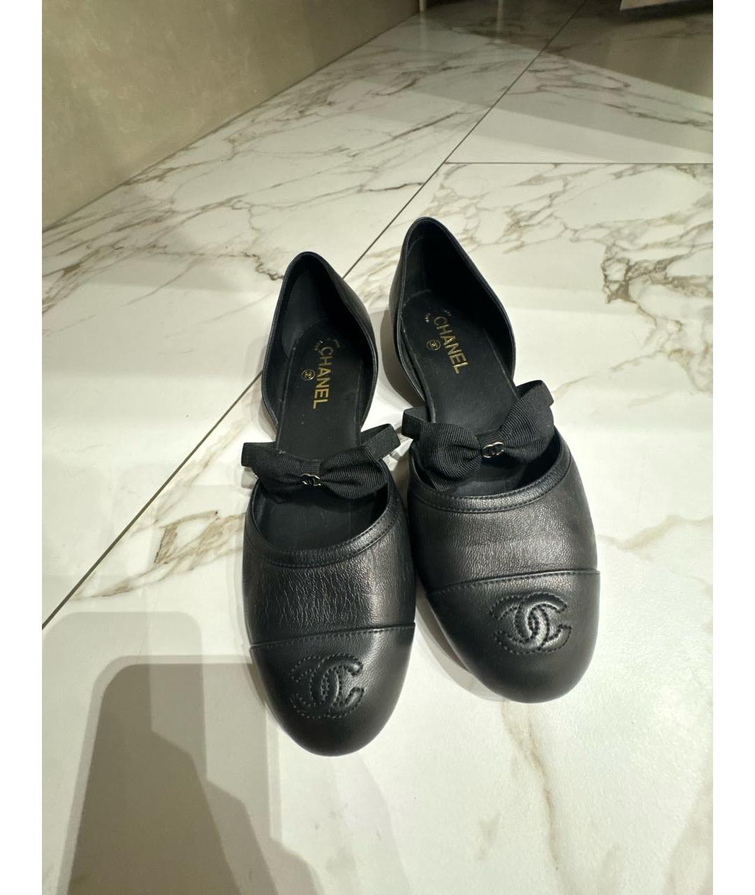 CHANEL Черные кожаные балетки, фото 2