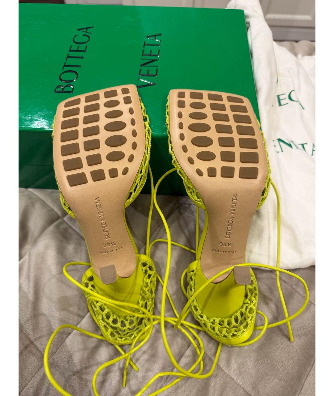 BOTTEGA VENETA Салатовые кожаные босоножки, фото 5