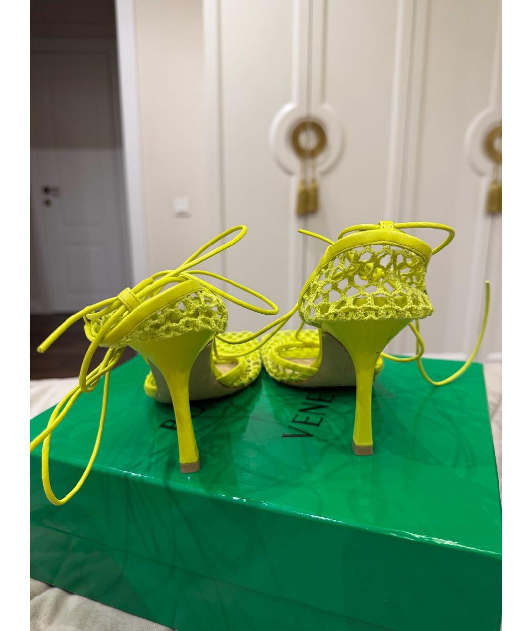 BOTTEGA VENETA Салатовые кожаные босоножки, фото 4