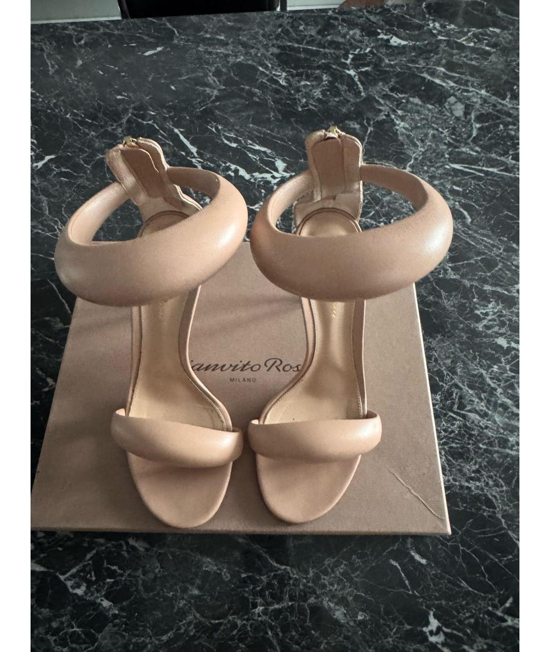 GIANVITO ROSSI Бежевые кожаные босоножки, фото 2