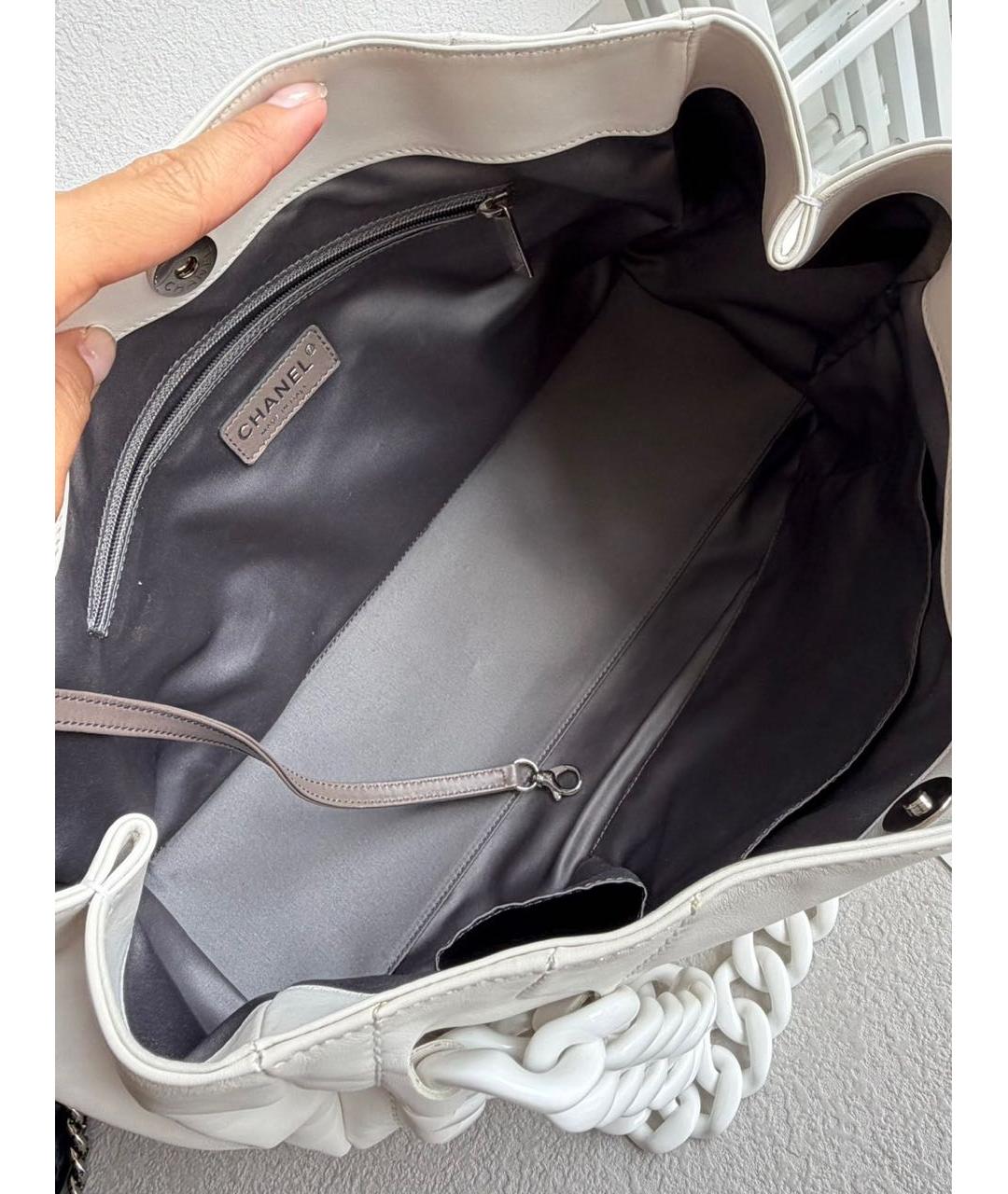 CHANEL Белая кожаная сумка через плечо, фото 5
