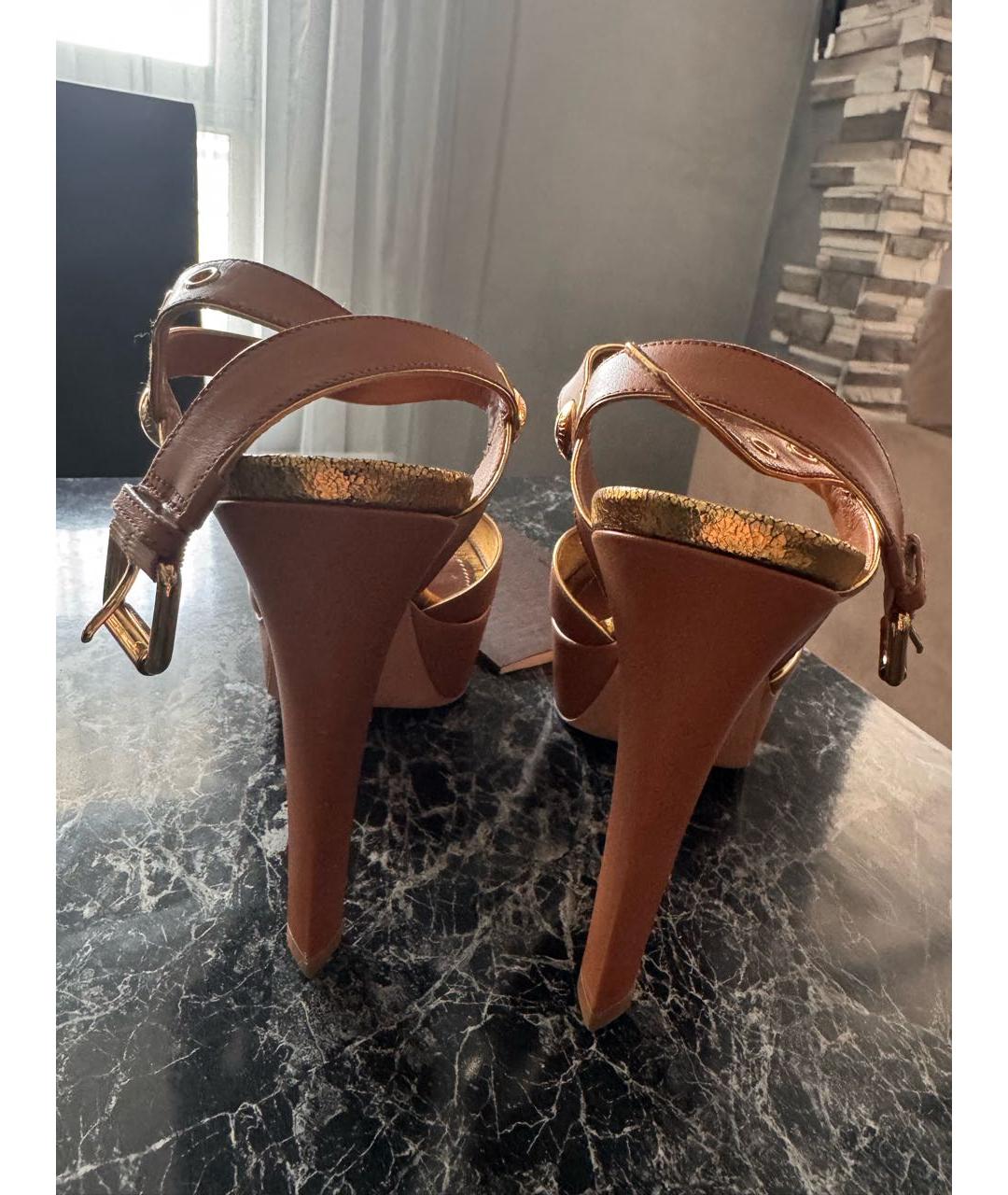 LOUIS VUITTON Коричневые кожаные босоножки, фото 2