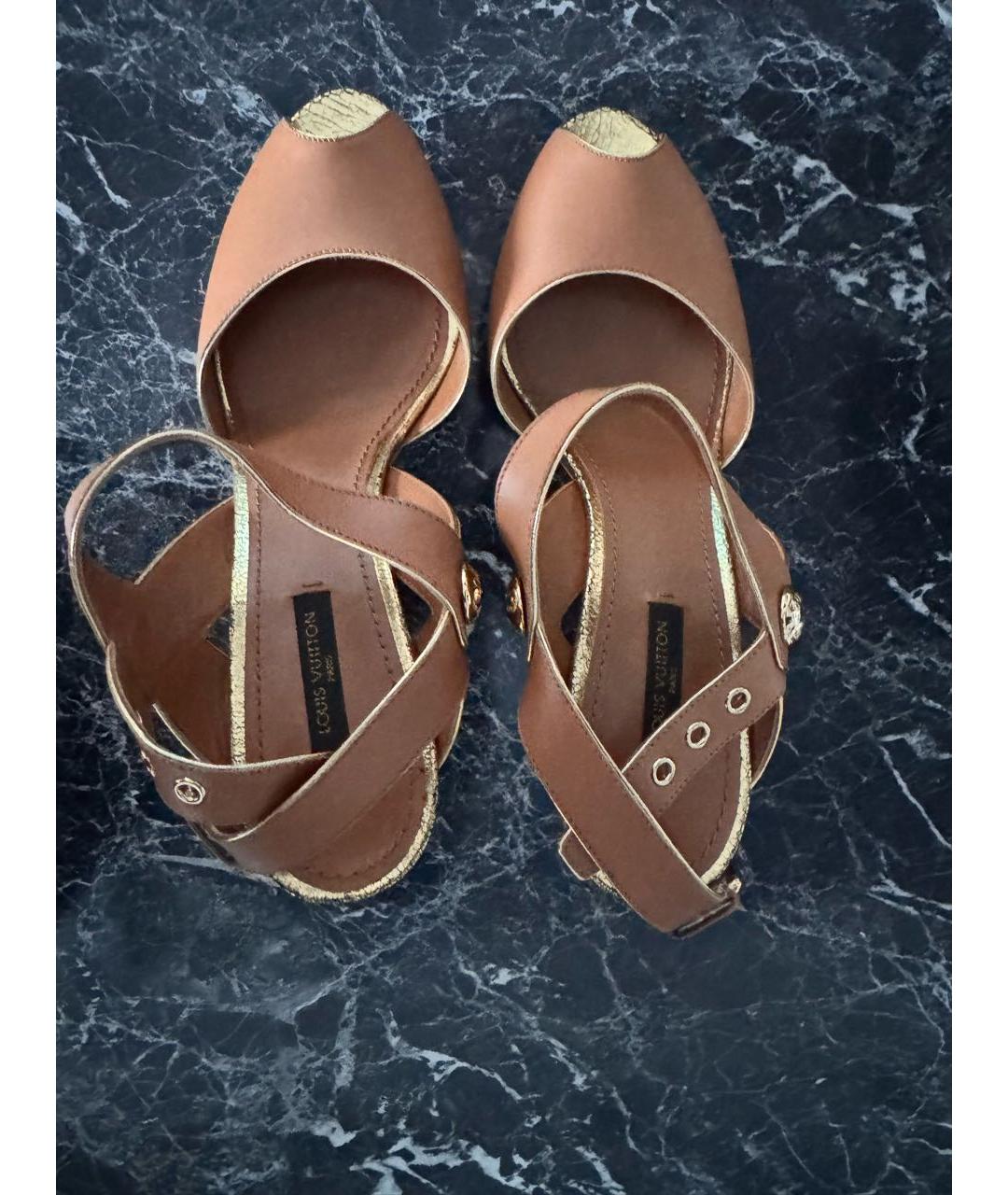 LOUIS VUITTON Коричневые кожаные босоножки, фото 4