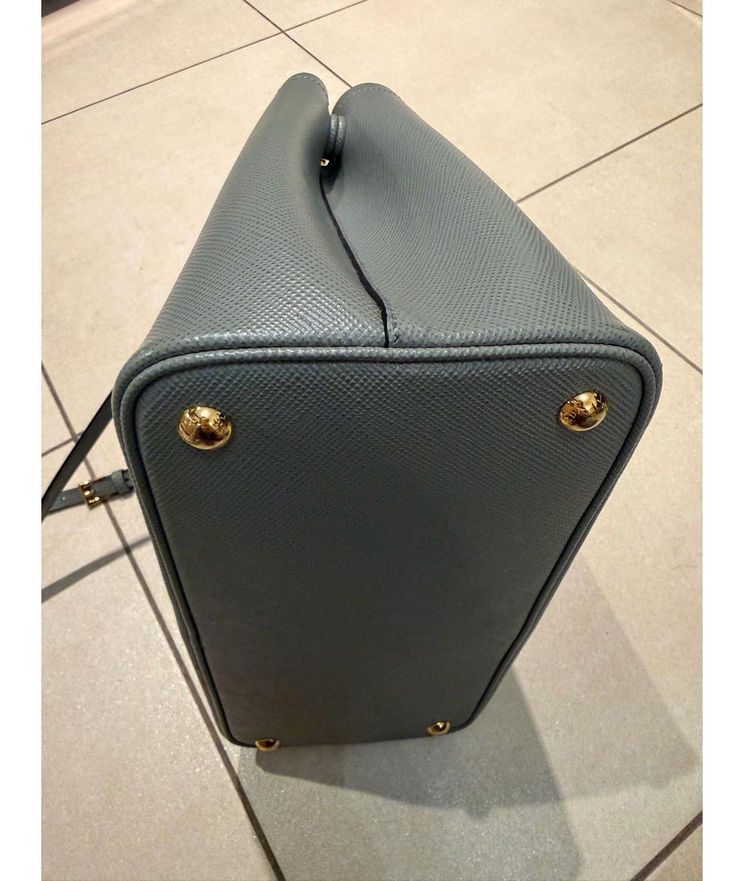 PRADA Серая кожаная сумка с короткими ручками, фото 3