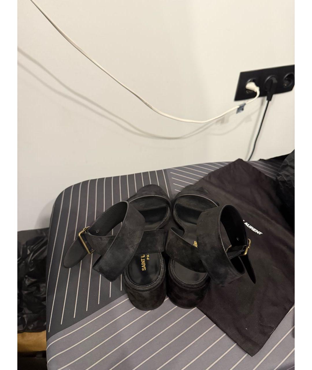 SAINT LAURENT Черные замшевые босоножки, фото 4