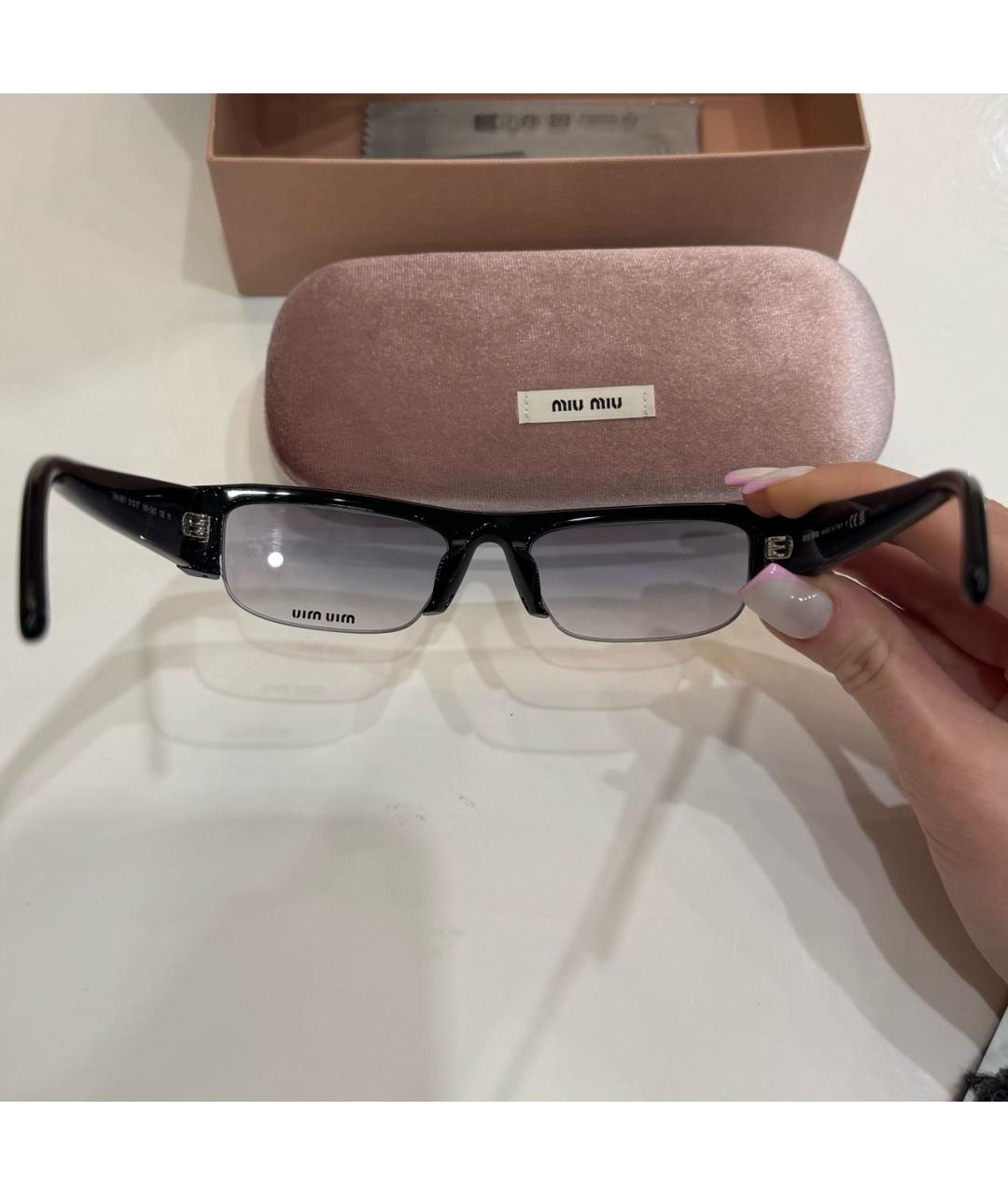 MIU MIU Черные пластиковые солнцезащитные очки, фото 4