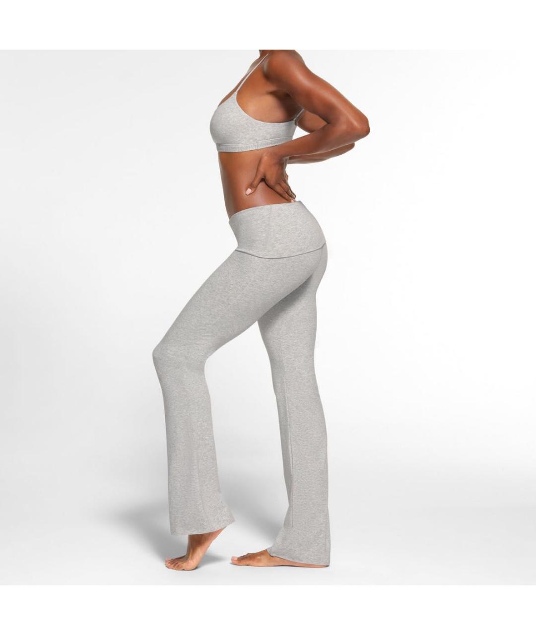 SKIMS Серые спортивные брюки и шорты, фото 3