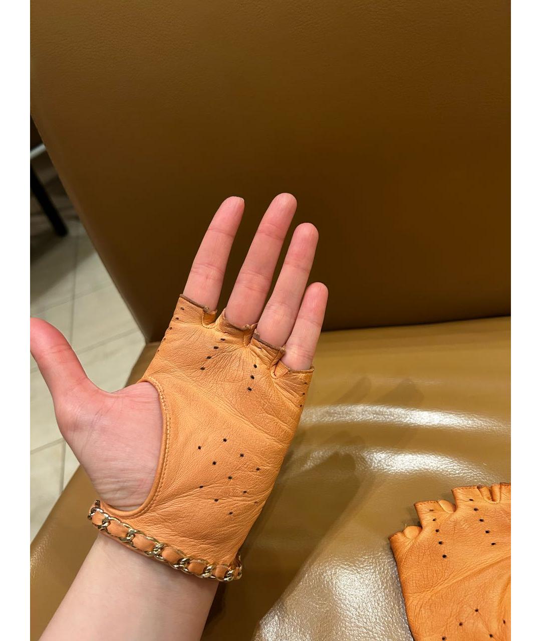 CHANEL Оранжевое кожаные митенки, фото 7