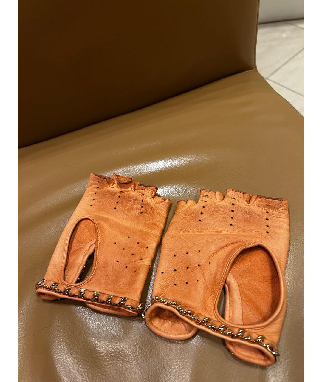 CHANEL Оранжевое кожаные митенки, фото 2