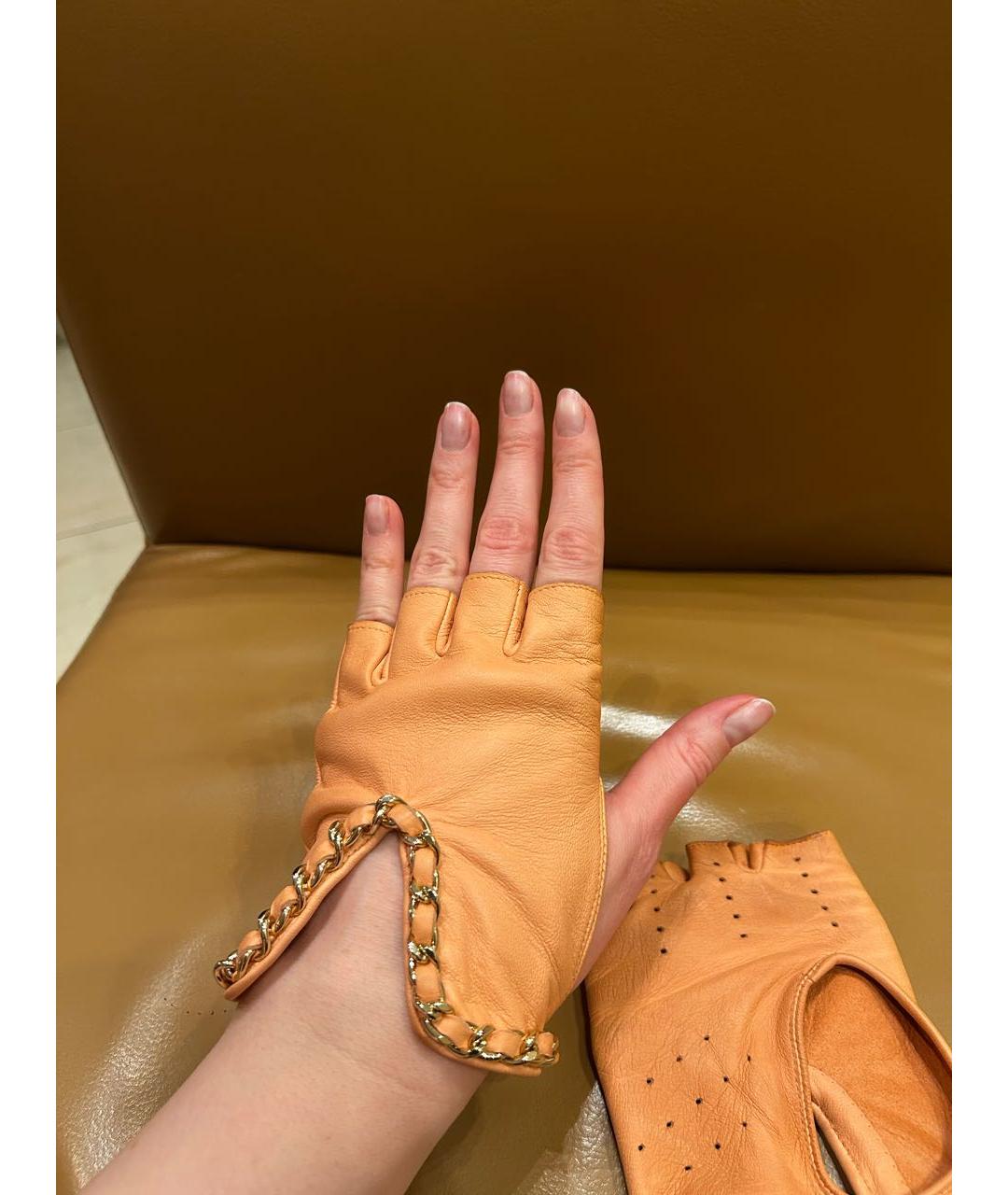 CHANEL Оранжевое кожаные митенки, фото 6