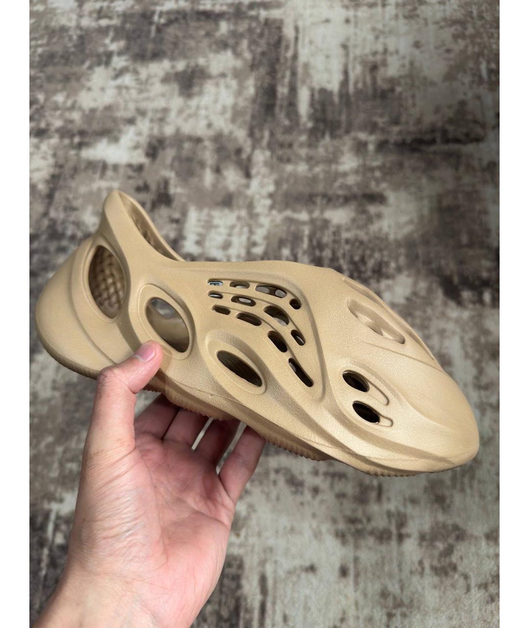 ADIDAS YEEZY Бежевые резиновые шлепанцы, фото 7