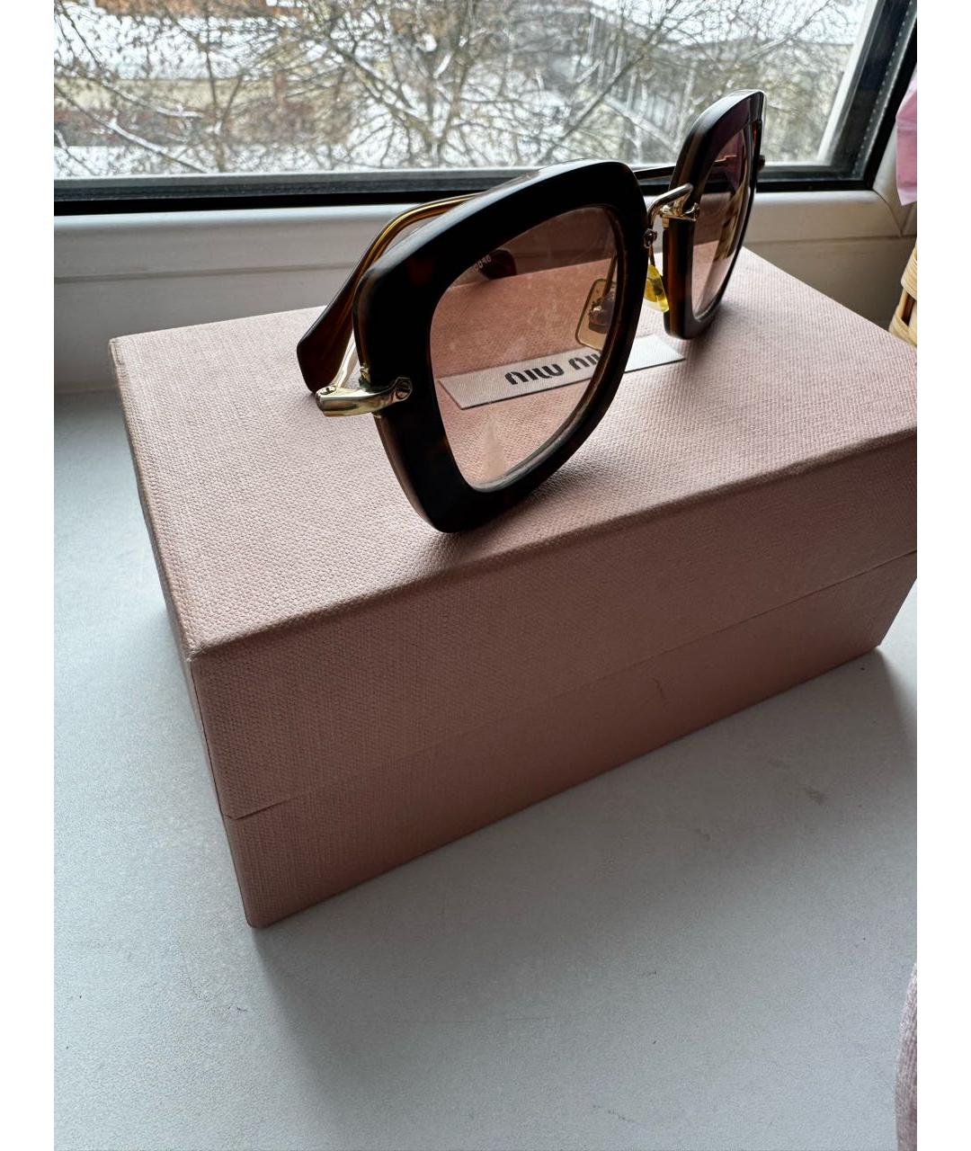 MIU MIU Коричневые металлические солнцезащитные очки, фото 2