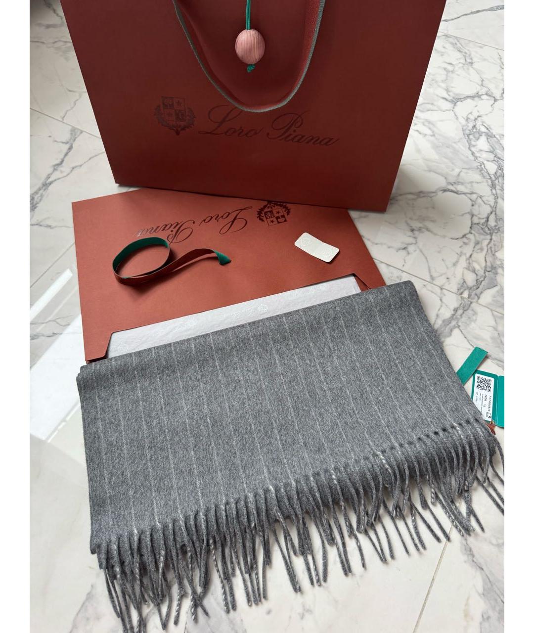 LORO PIANA Серый шерстяной шарф, фото 9