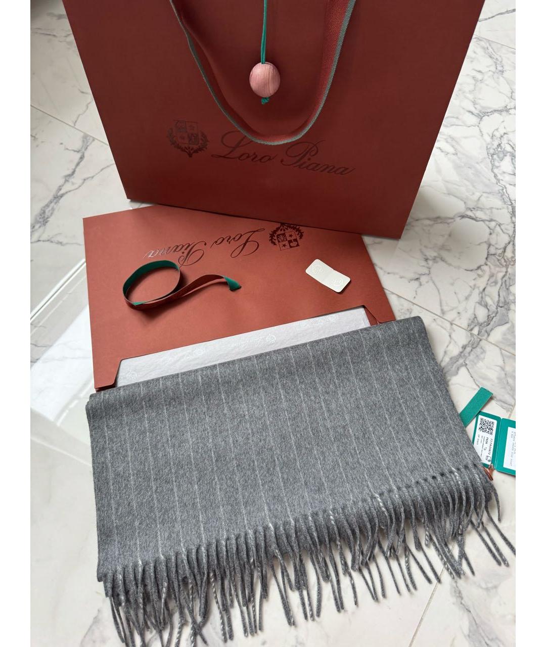 LORO PIANA Серый шерстяной шарф, фото 2