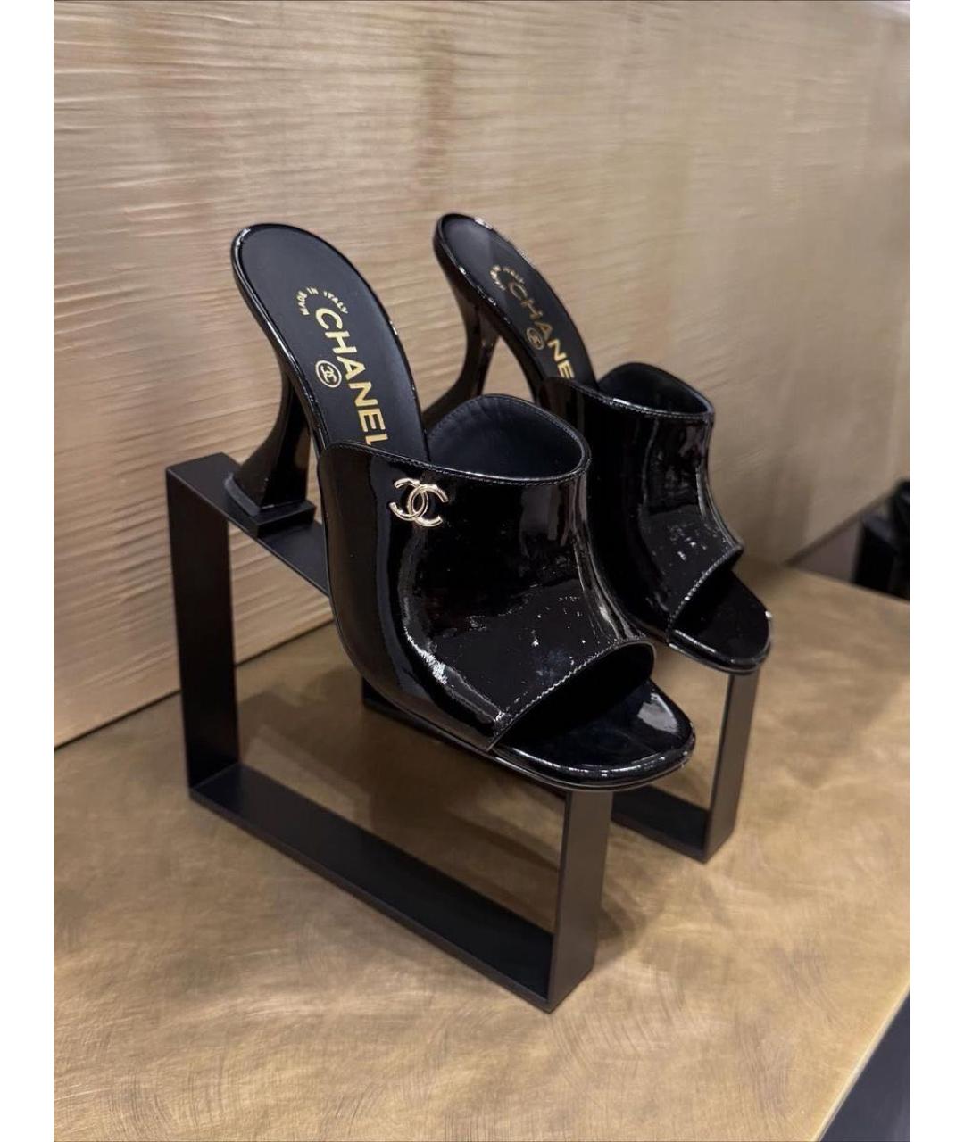 CHANEL Черные сабо из лакированной кожи, фото 5