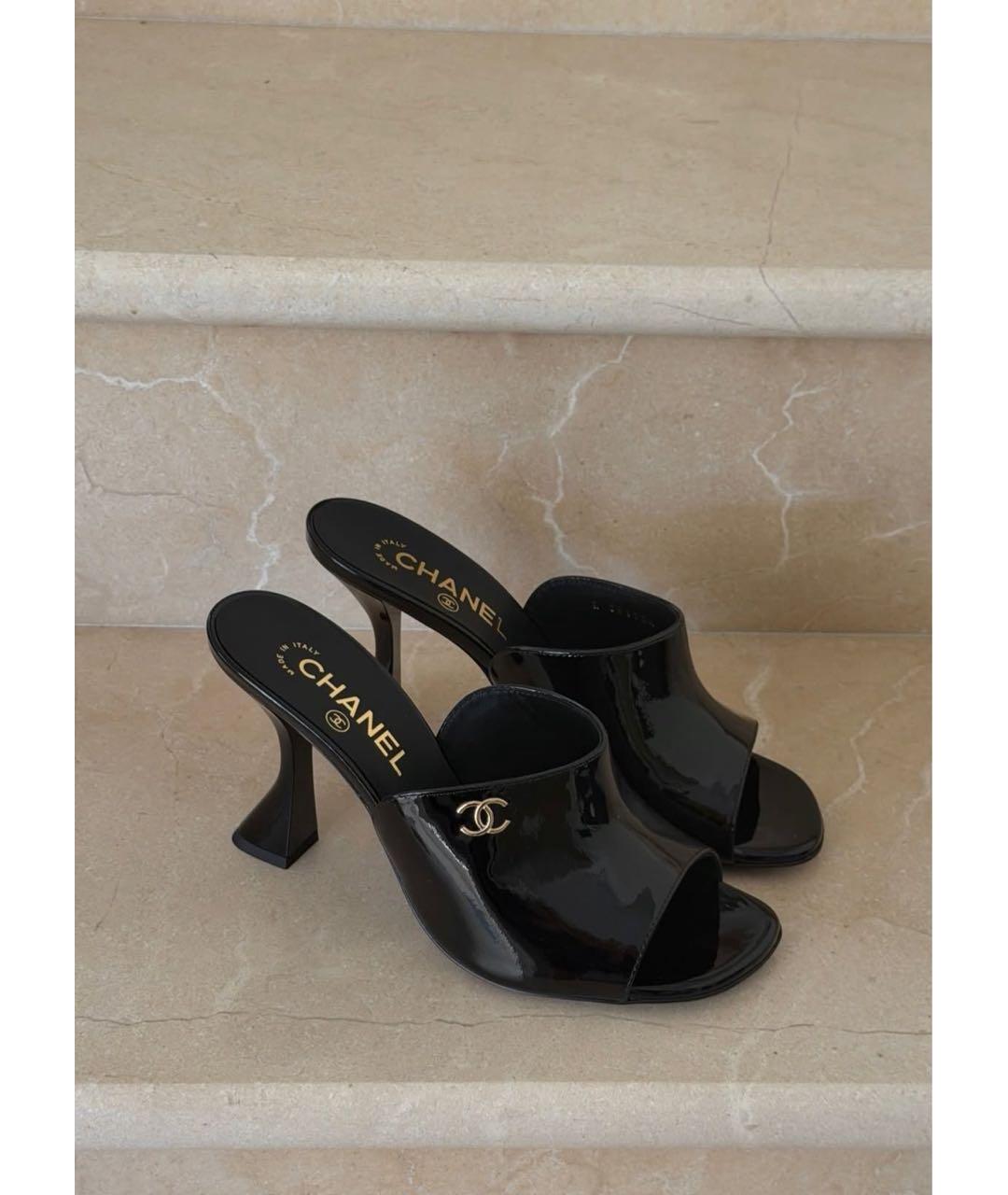 CHANEL Черные сабо из лакированной кожи, фото 4