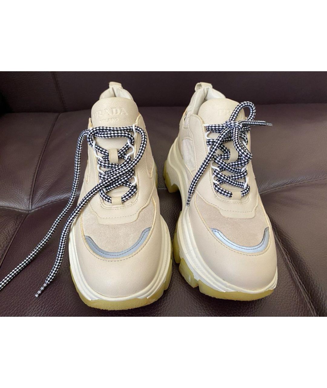PRADA Бежевые кожаные кроссовки, фото 2