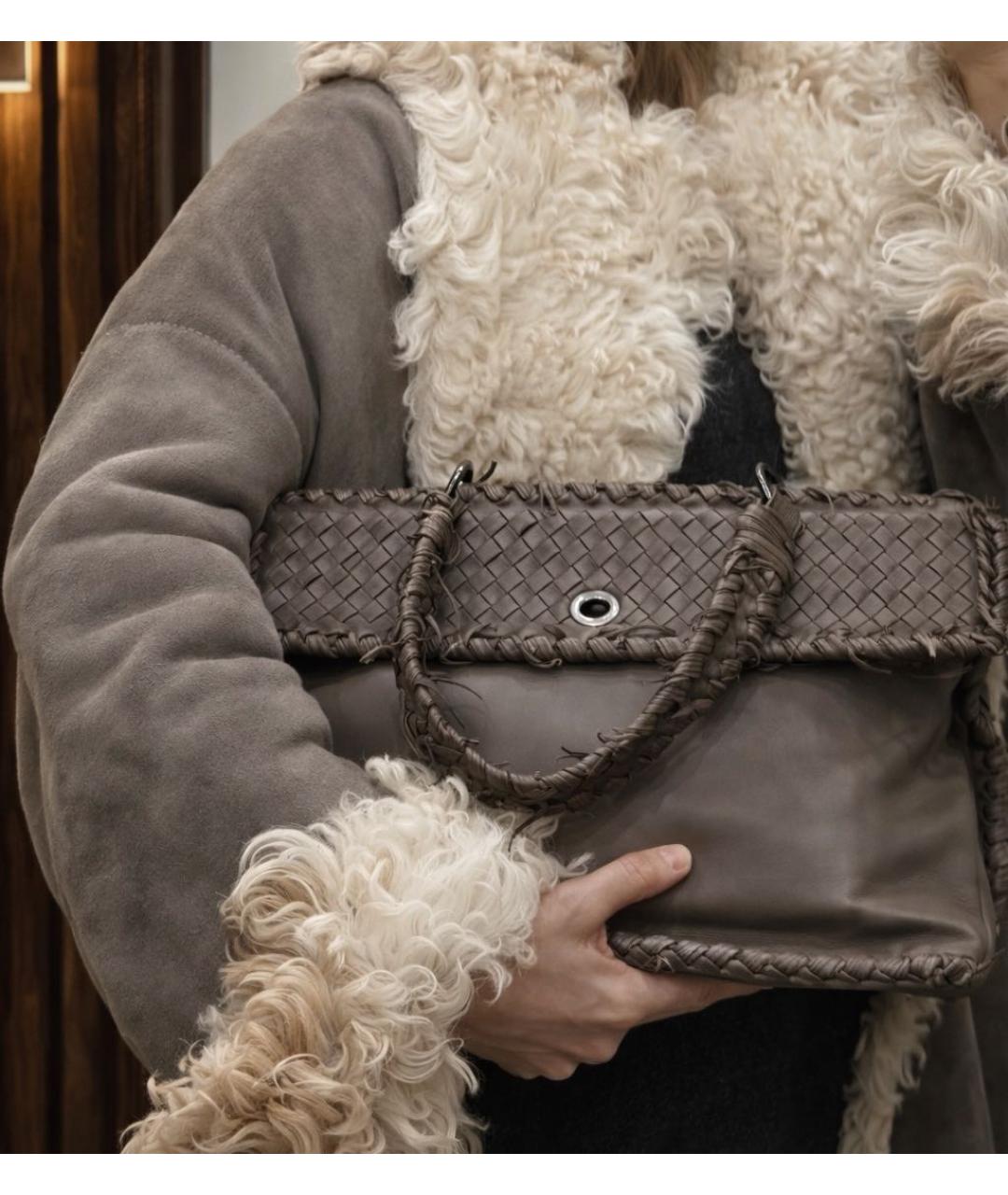 BOTTEGA VENETA Коричневая кожаная сумка тоут, фото 8