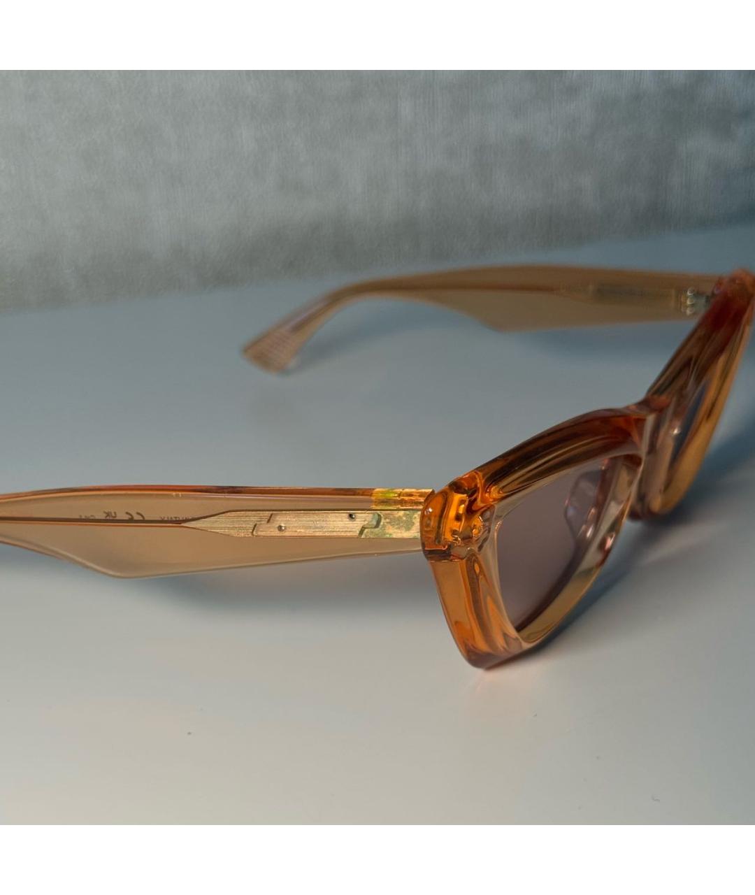 BOTTEGA VENETA Оранжевое пластиковые солнцезащитные очки, фото 3