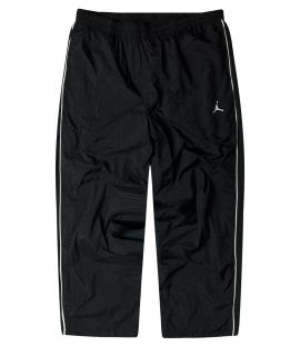 NIKE Повседневные брюки