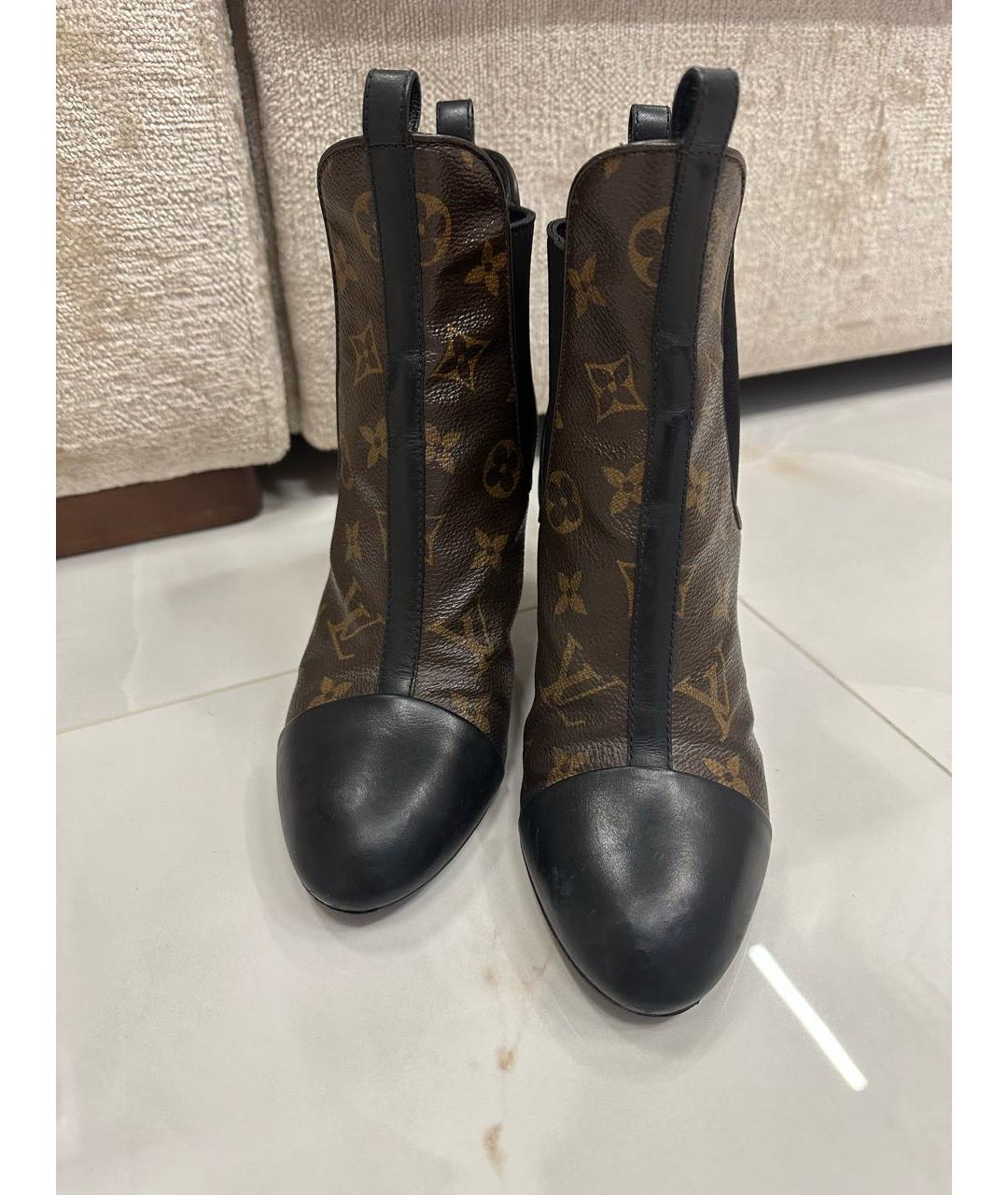 LOUIS VUITTON Коричневые ботильоны, фото 2