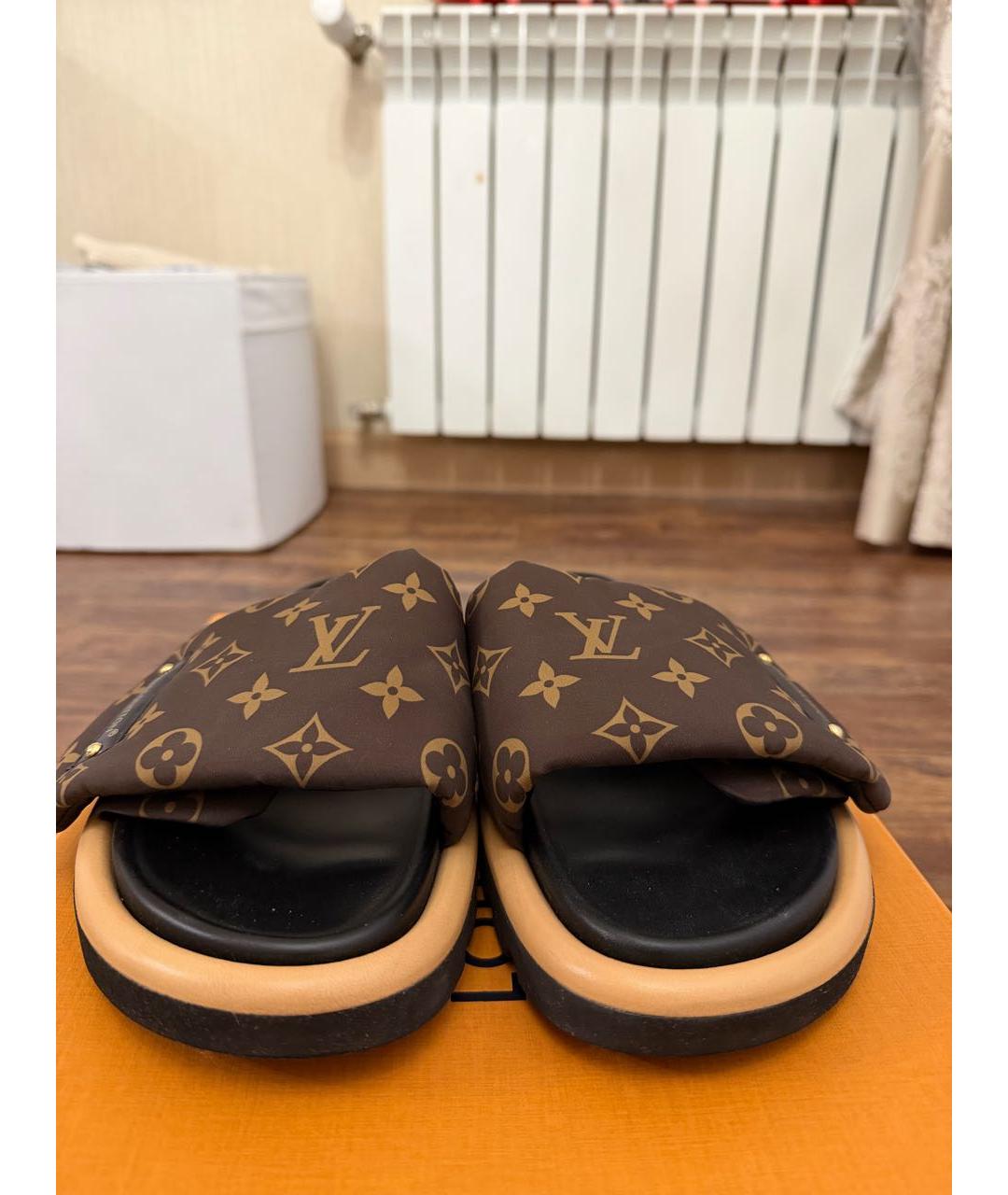 LOUIS VUITTON Коричневые синтетические шлепанцы, фото 3