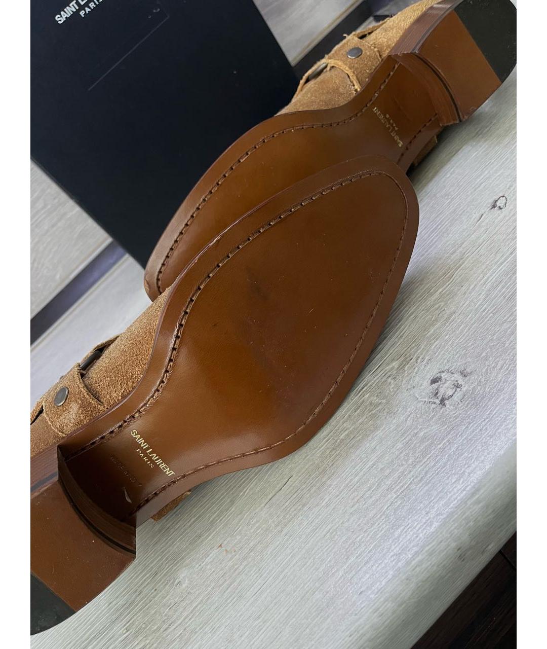 SAINT LAURENT Коричневые замшевые высокие ботинки, фото 5