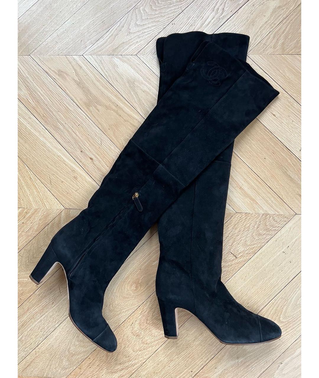 CHANEL Черные замшевые ботфорты, фото 2
