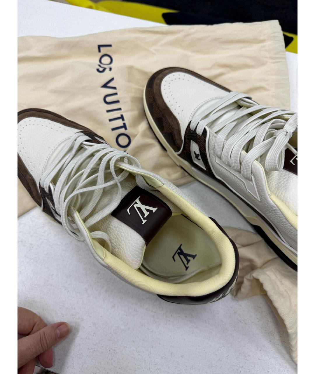 LOUIS VUITTON Белые кожаные низкие кроссовки / кеды, фото 5