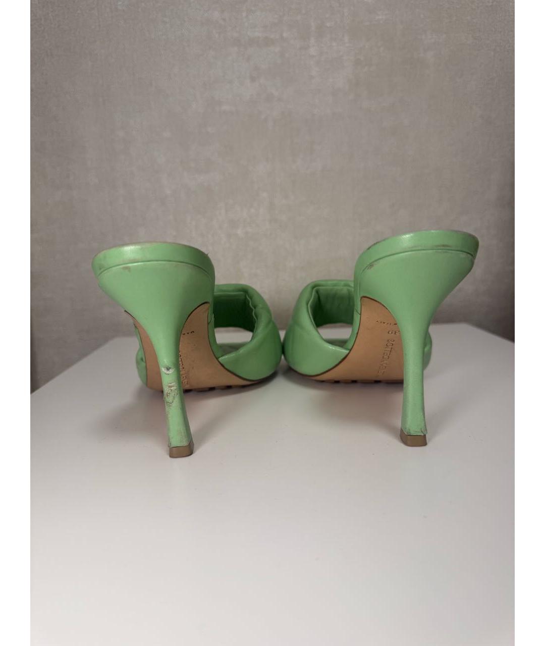 BOTTEGA VENETA Салатовые кожаные мюли, фото 4