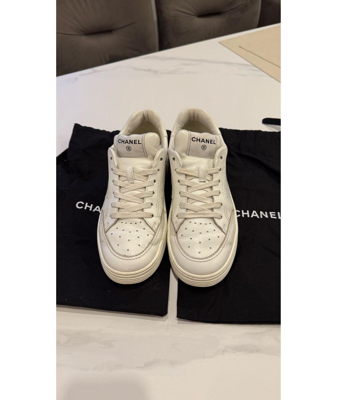 CHANEL Белые кожаные кеды, фото 2