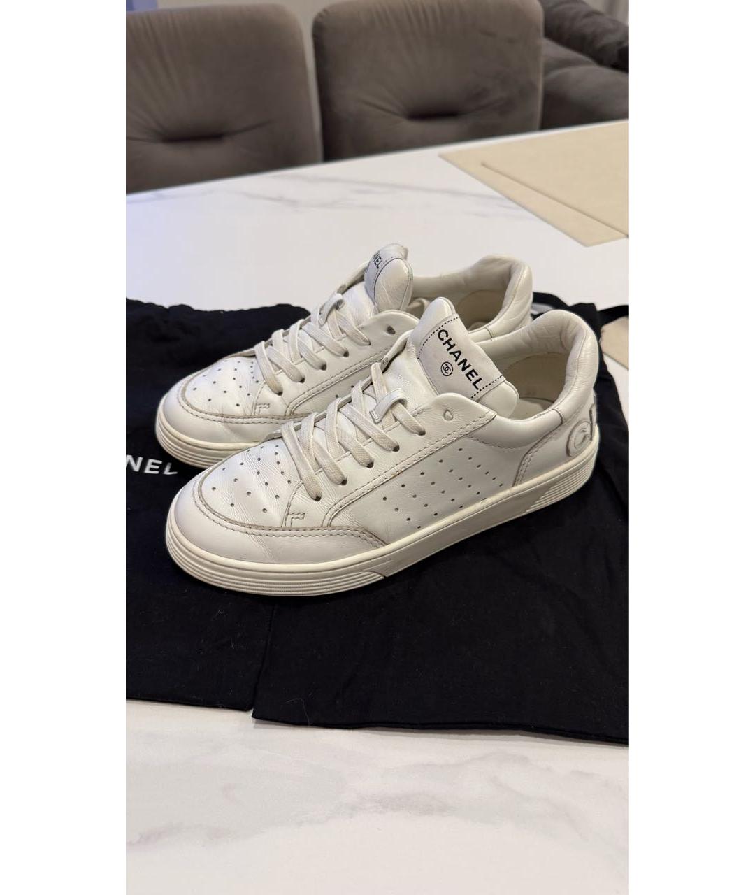 CHANEL Белые кожаные кеды, фото 3