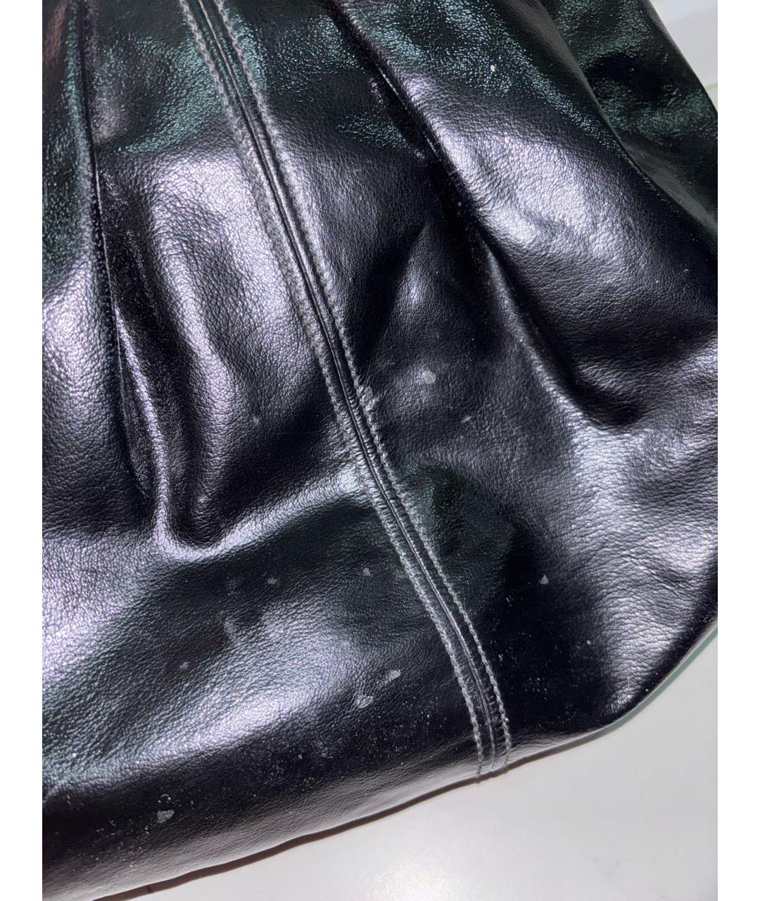 ALEXANDER MCQUEEN Черная сумка тоут из лакированной кожи, фото 8