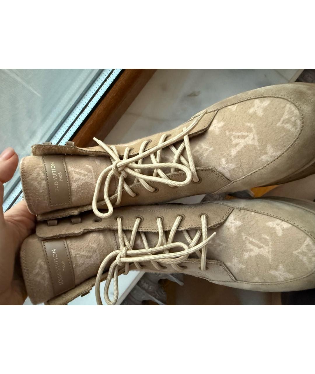 LOUIS VUITTON Бежевые замшевые ботинки, фото 3