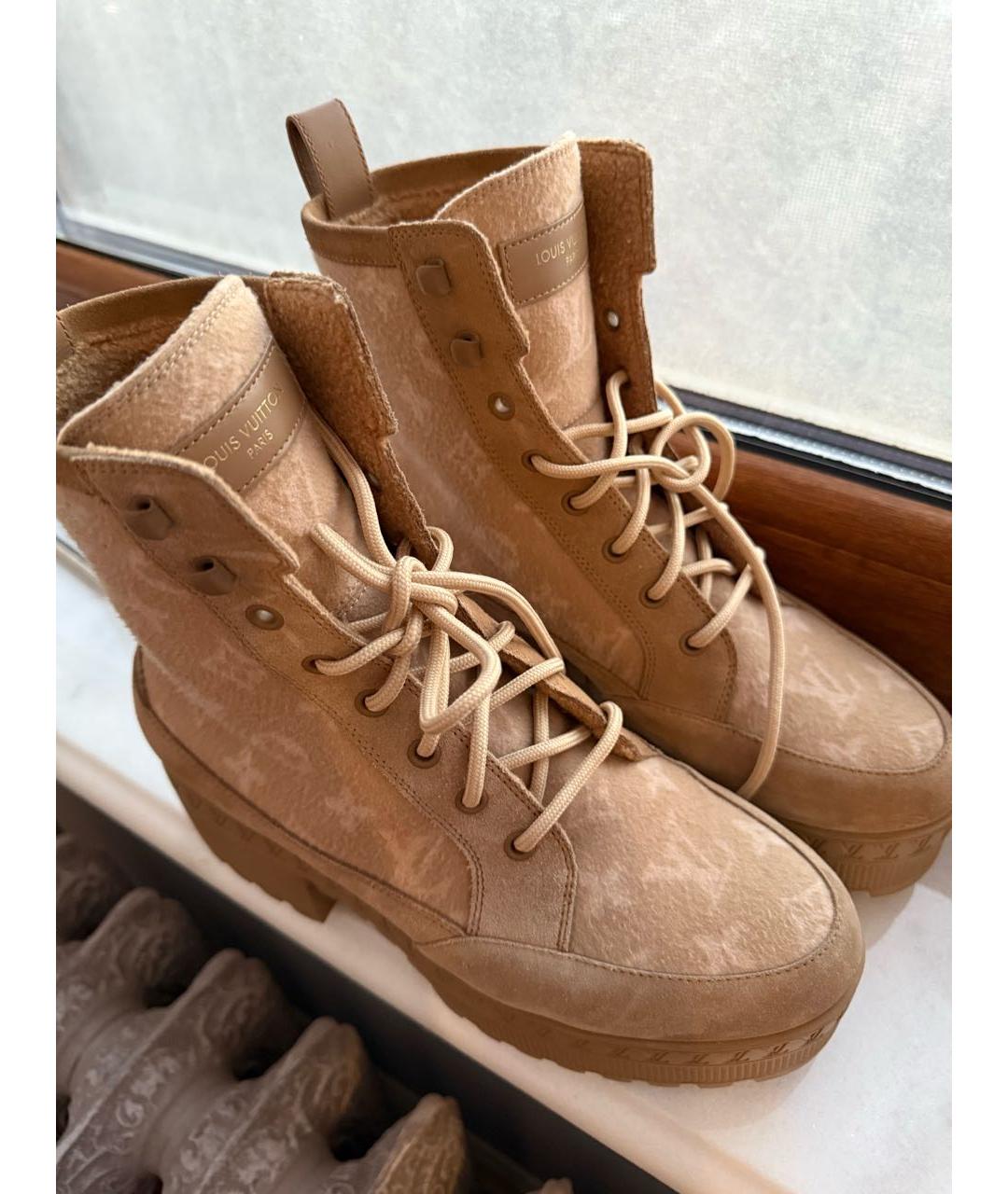 LOUIS VUITTON Бежевые замшевые ботинки, фото 2