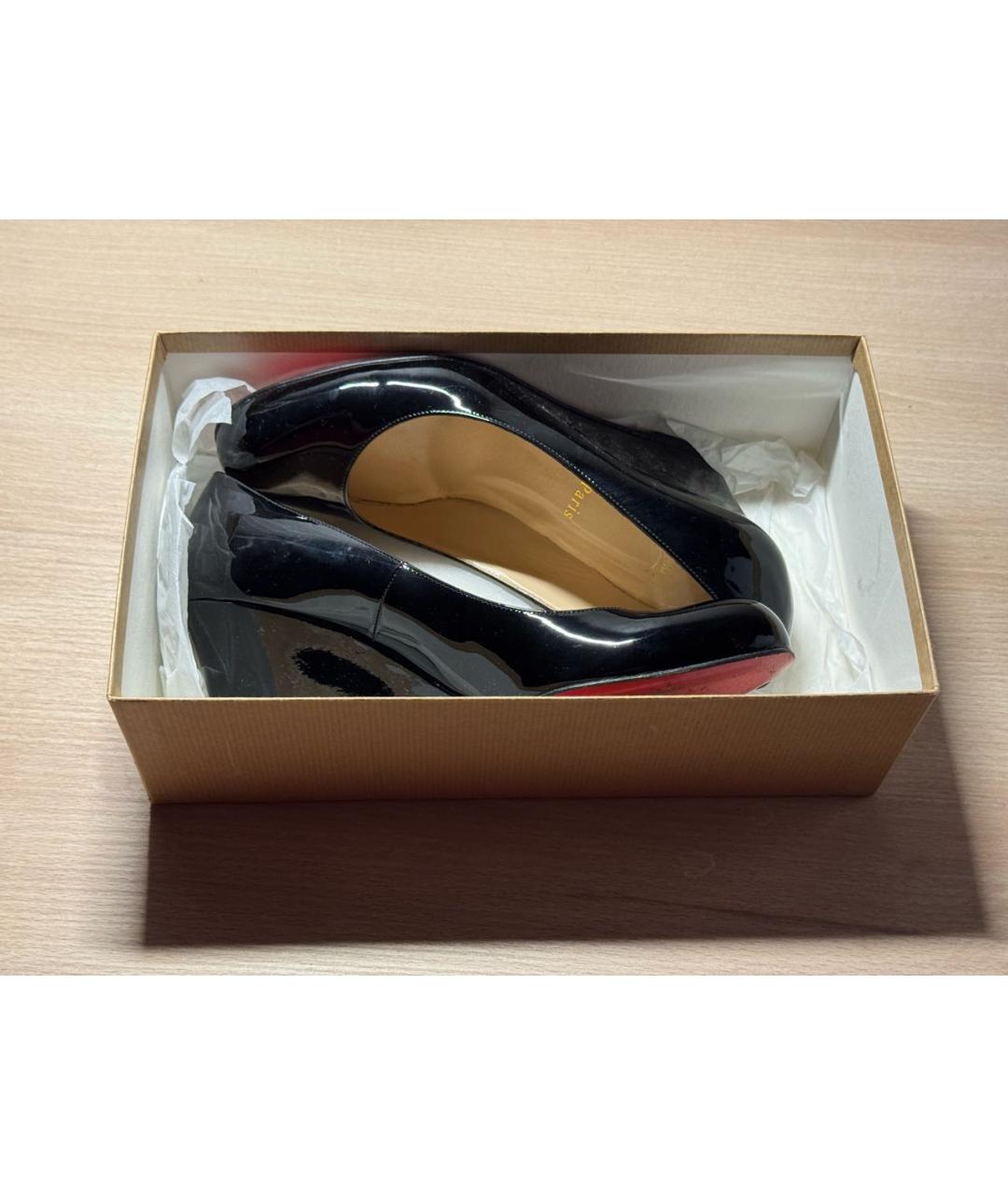 CHRISTIAN LOUBOUTIN Черные туфли из лакированной кожи, фото 5