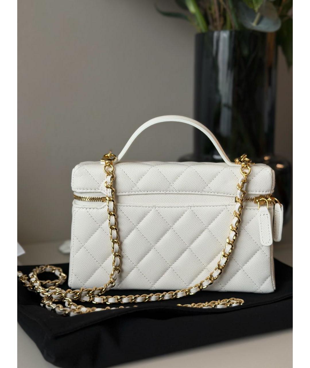 CHANEL Белая кожаная сумка с короткими ручками, фото 3