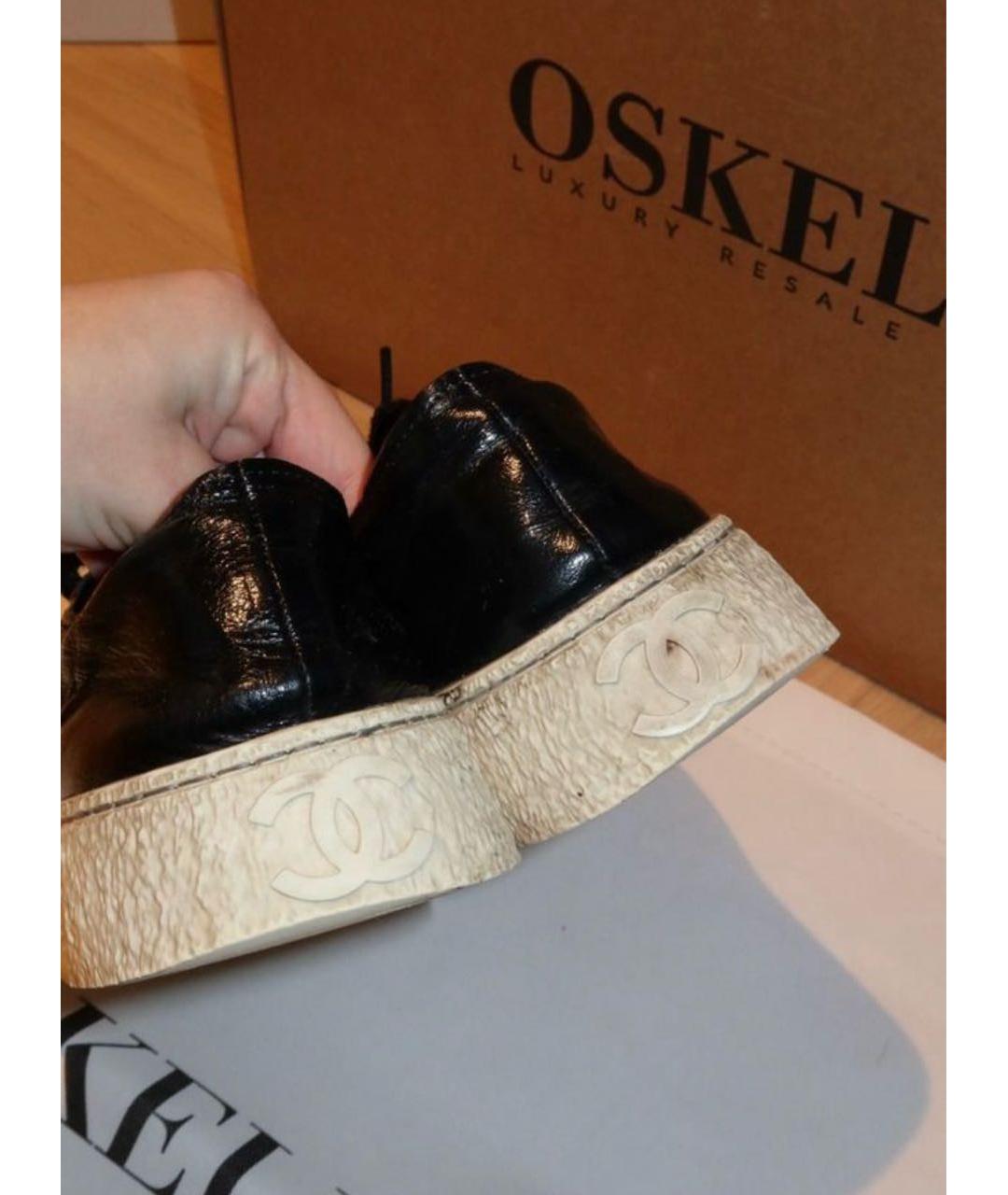 CHANEL Черные кеды из лакированной кожи, фото 4