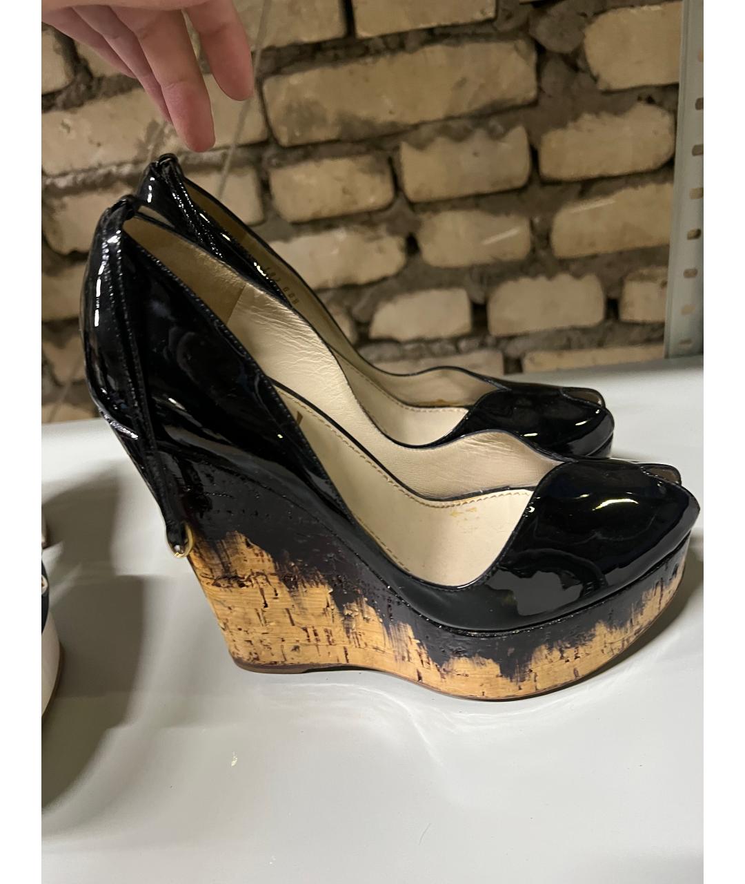 SAINT LAURENT Черные босоножки из лакированной кожи, фото 5