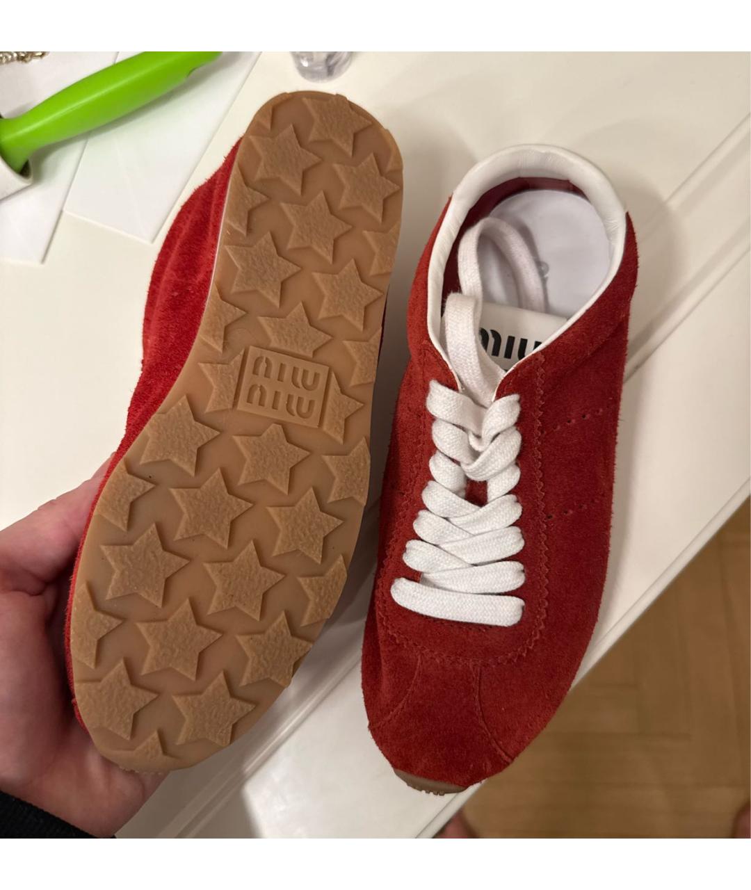 MIU MIU Красные замшевые кеды, фото 2