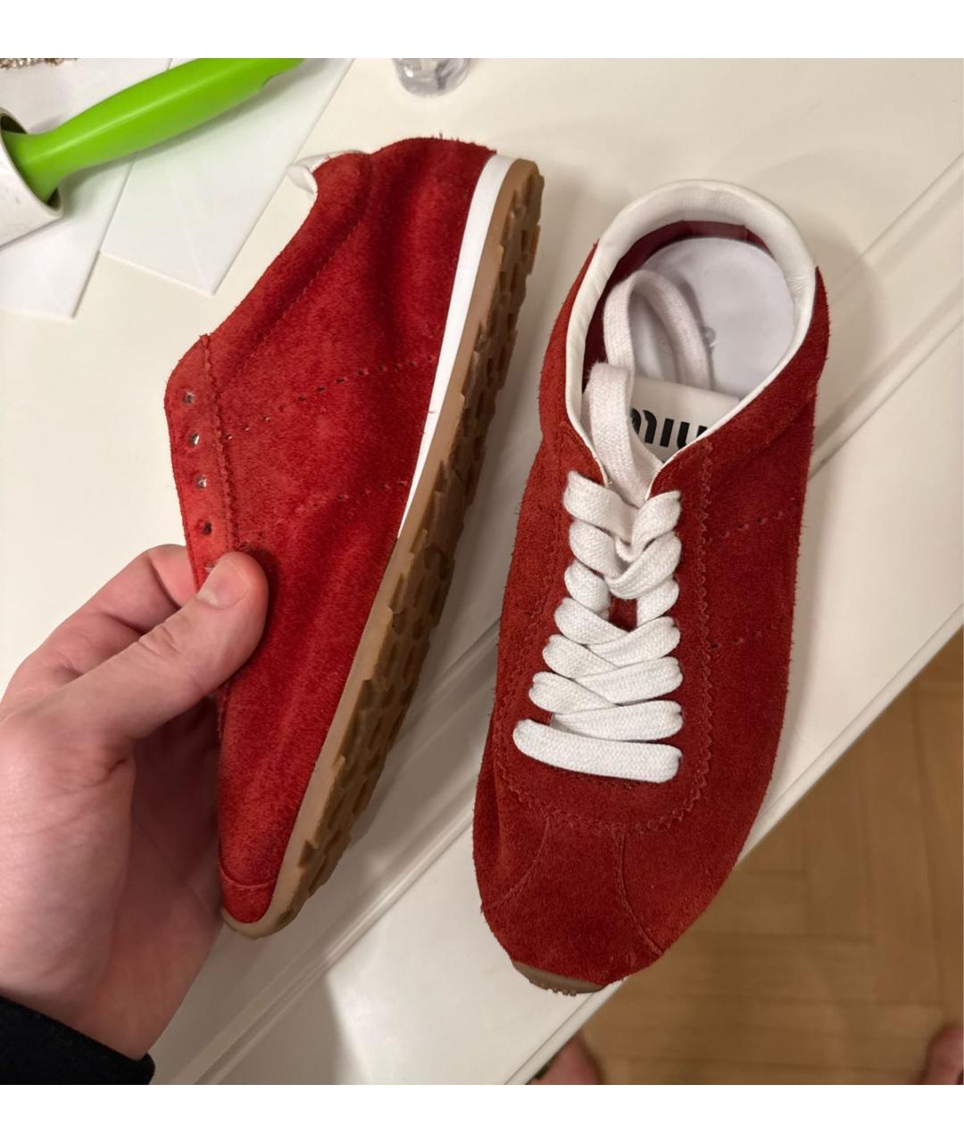 MIU MIU Красные замшевые кеды, фото 3