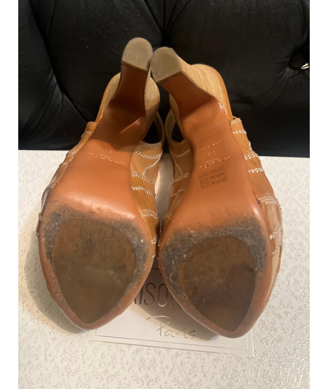 ALAIA Коричневые кожаные босоножки, фото 5