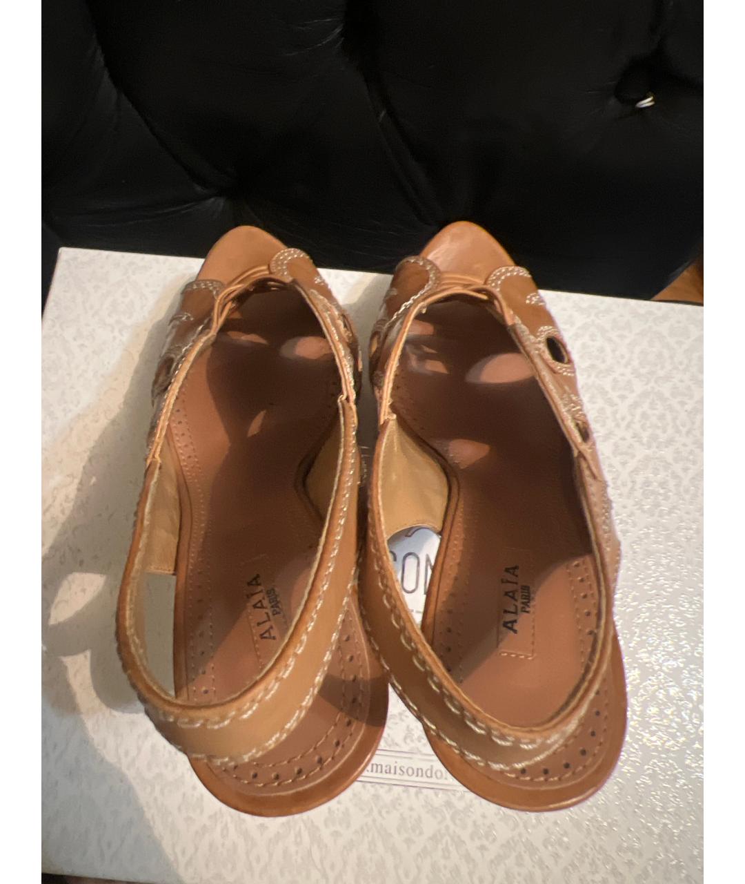 ALAIA Коричневые кожаные босоножки, фото 3