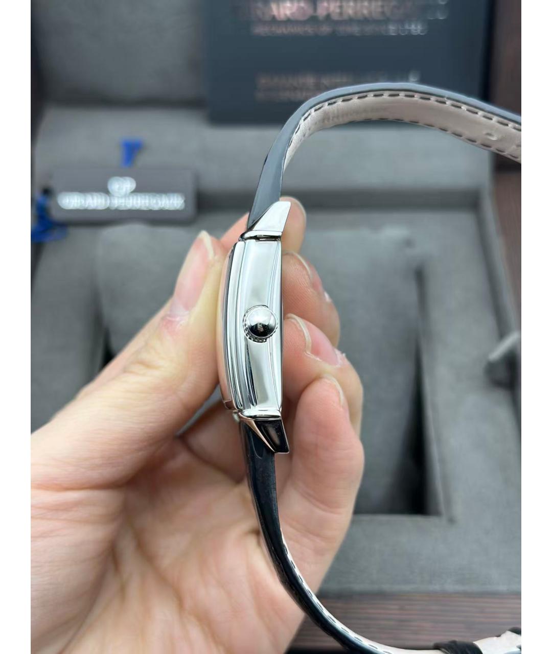 GIRARD PERREGAUX Серебряные часы, фото 4