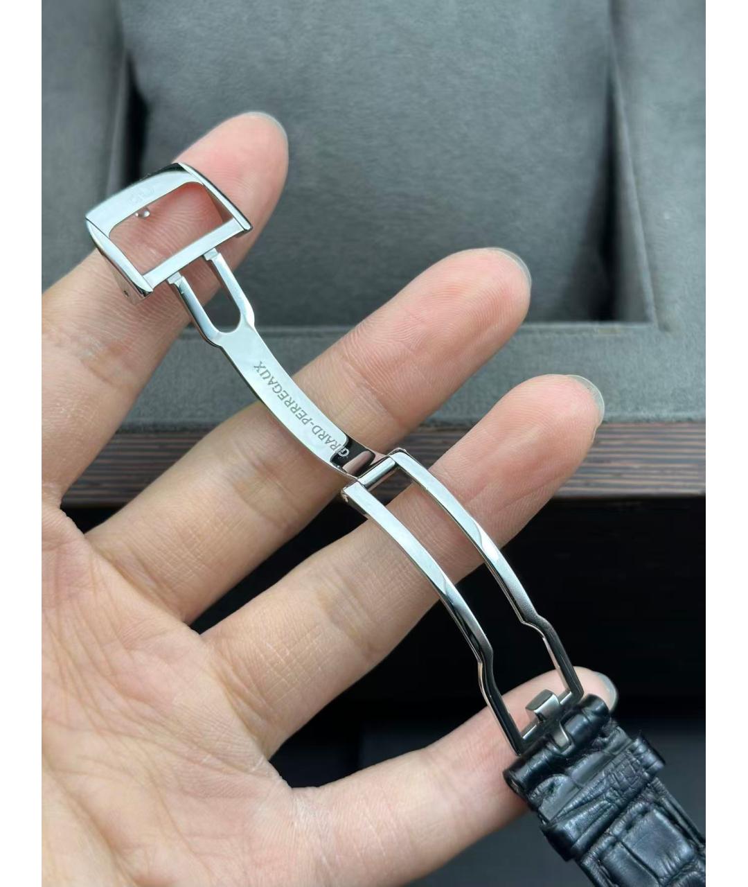 GIRARD PERREGAUX Серебряные часы, фото 3