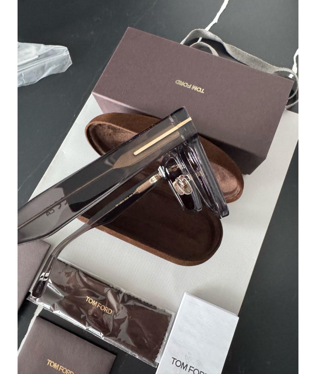 TOM FORD Серые пластиковые солнцезащитные очки, фото 2