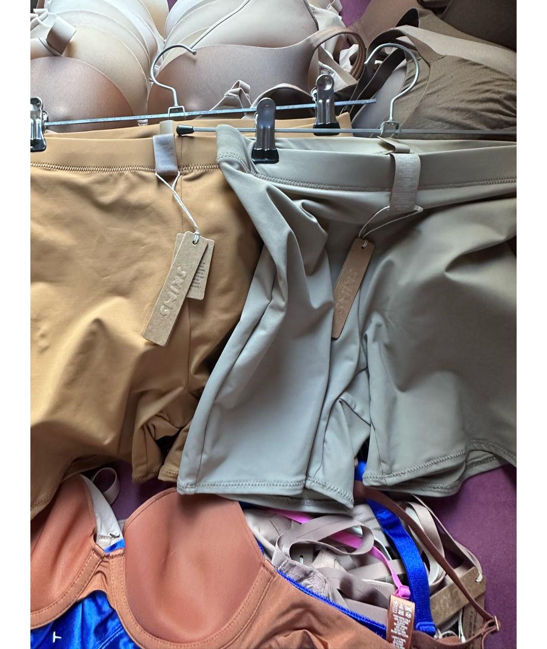 SKIMS Горчичные шорты, фото 5