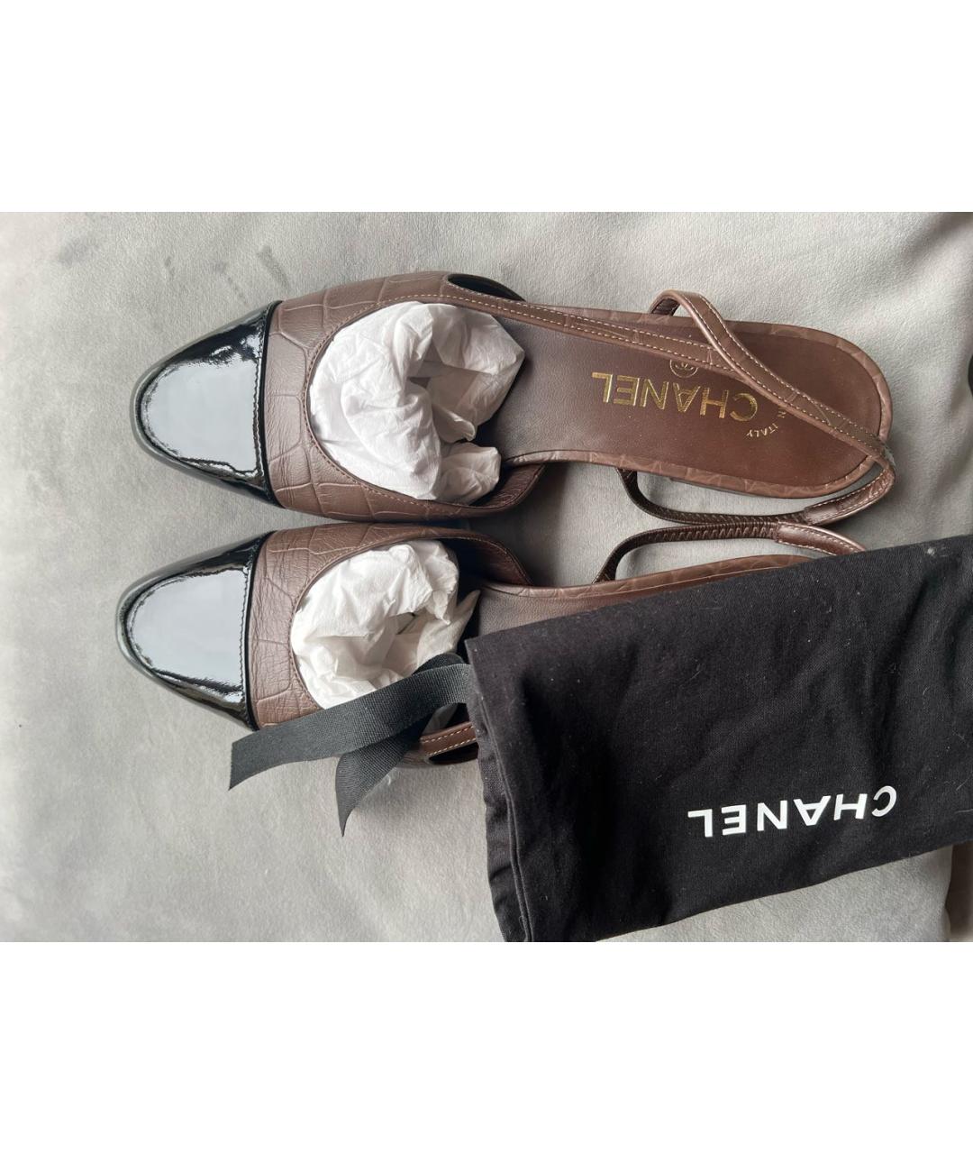 CHANEL Коричневые кожаные лодочки на низком каблуке, фото 6